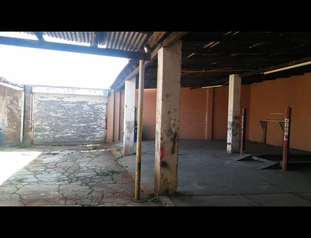 800M² BUILDING FOR SALE IN RANDFONTEIN CENTRAL